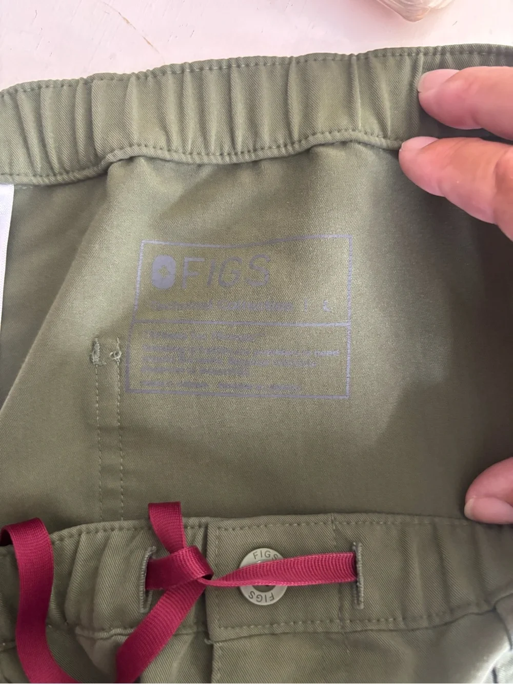FIGS Technical Collection Cairo Cargo Scrub Pants in Martini Olive Size Large